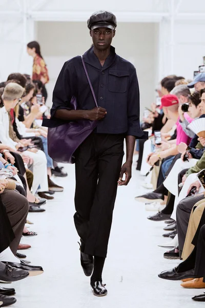 Look 69